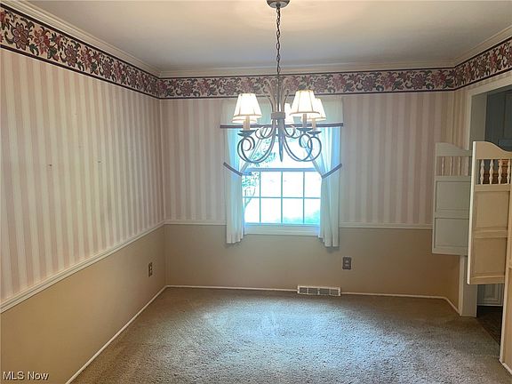 5th image of 7803 Glen Oaks Dr NE