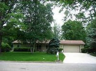 1009 Ridgewood Blvd, Waverly, IA 50677