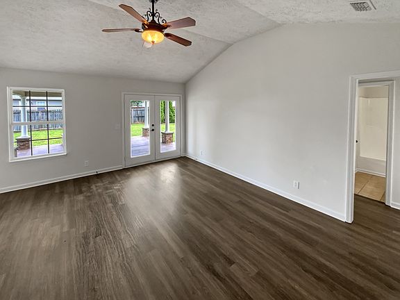 4th image of 3138 Holsted Dr