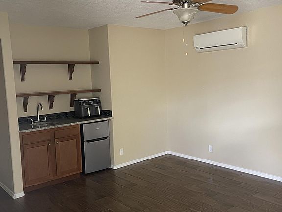3rd image of 413 Harvard Dr SE #1B