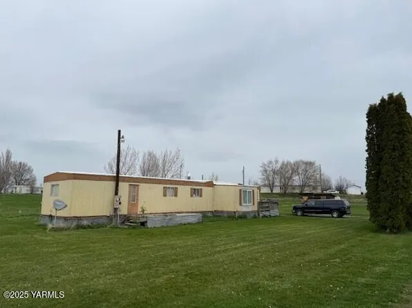 131 Trepanier Ln, Tieton, WA 98947