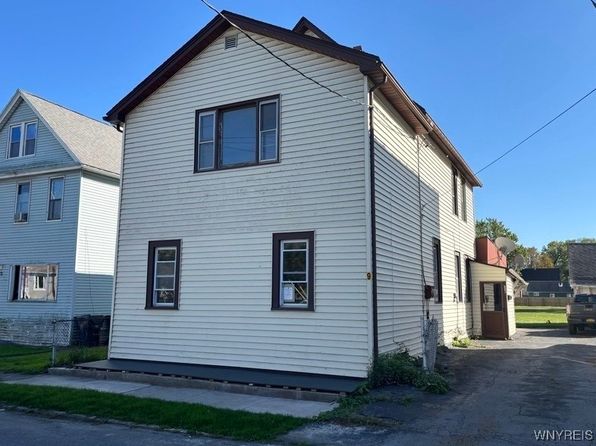 9 Roland Ave