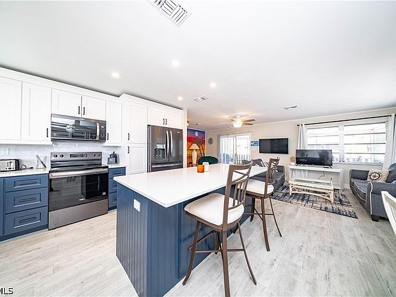 3rd image of 119 Andre Mar Dr