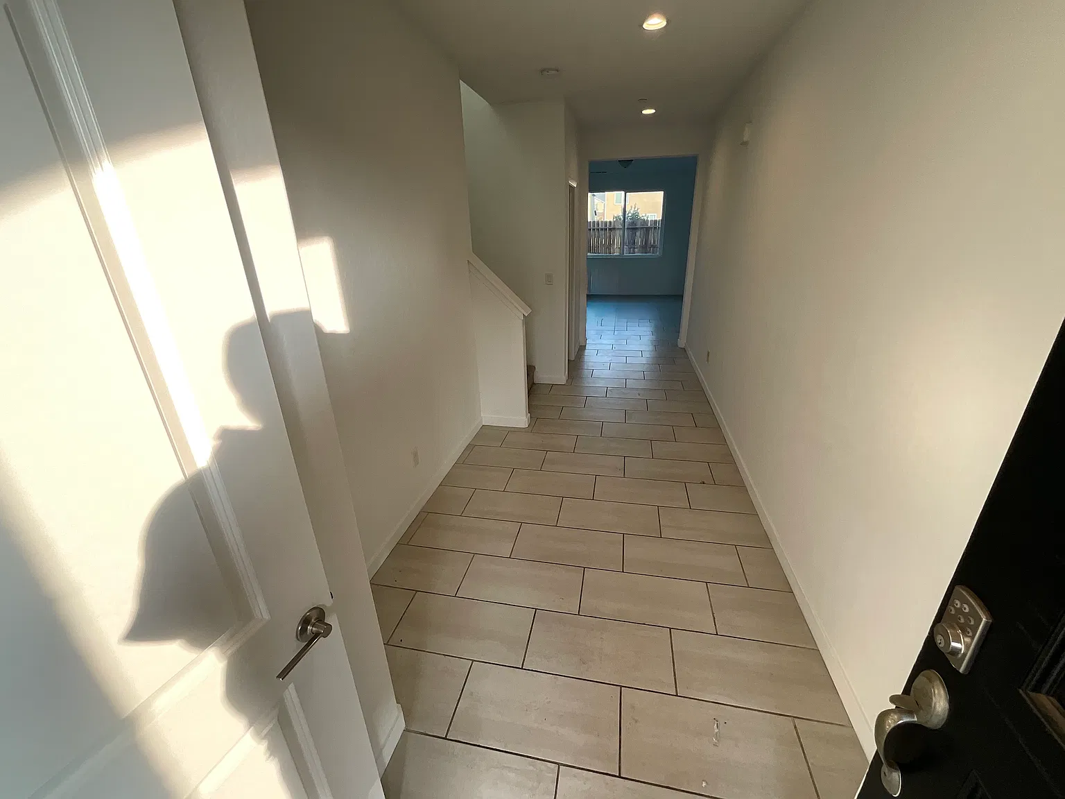 3 bed, 1908 sqft, $2,650 — Photo 2
