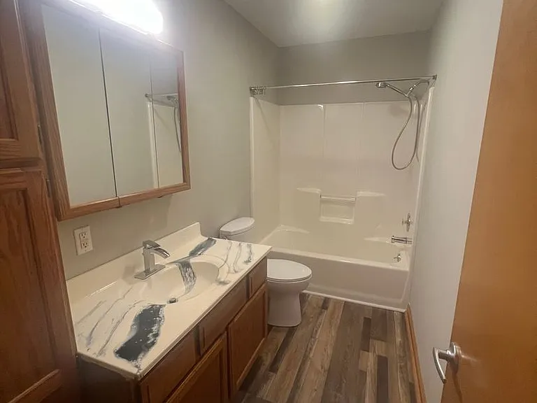 2812 Biscayne Dr — Photo 8