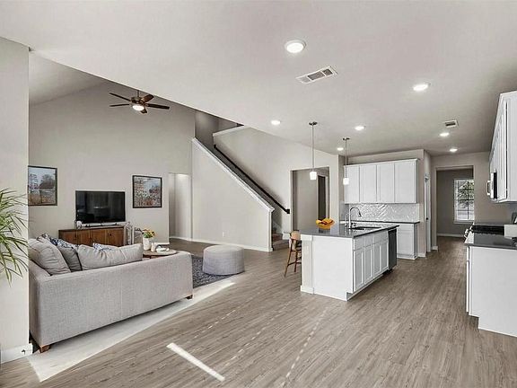 5th image of 8531 Oceanmist Cove Dr