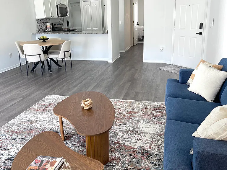 1548 Tiverton Blvd #2 — Photo 8
