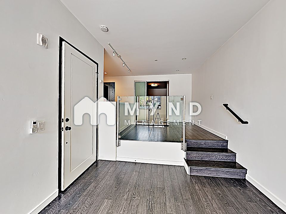1st image of 2104 Columbia St #3