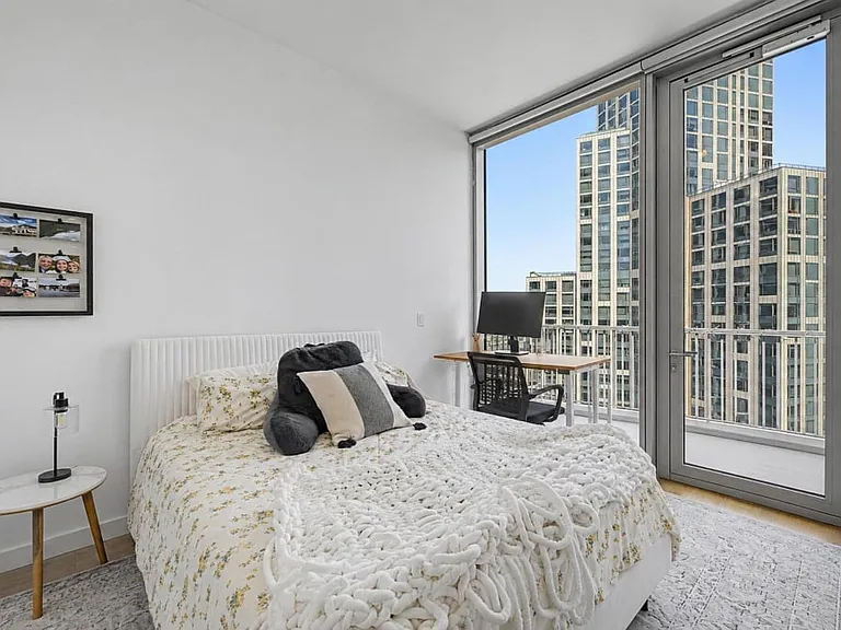 430 Albee Sq #28B — Photo 8
