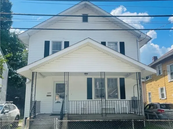 1205 7th Ave, Charleston, WV 25302