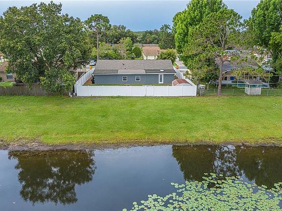 5th image of 676 Floral Dr