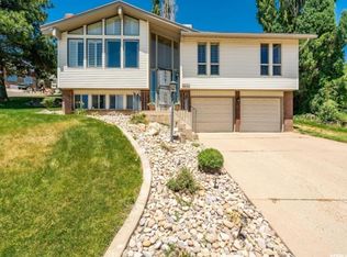 5644 S Crestwood Dr, South Ogden, UT 84405