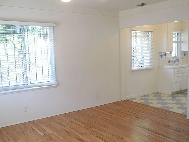 3804 Minerva Ave — Photo 12