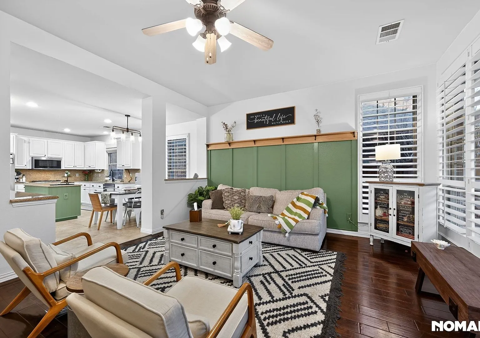 Spacious 4BR House in Lantana — Photo 4