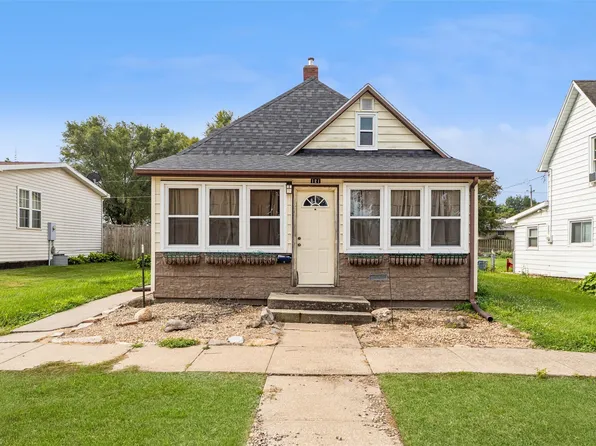 121 W Spring St, Colfax, IA 50054