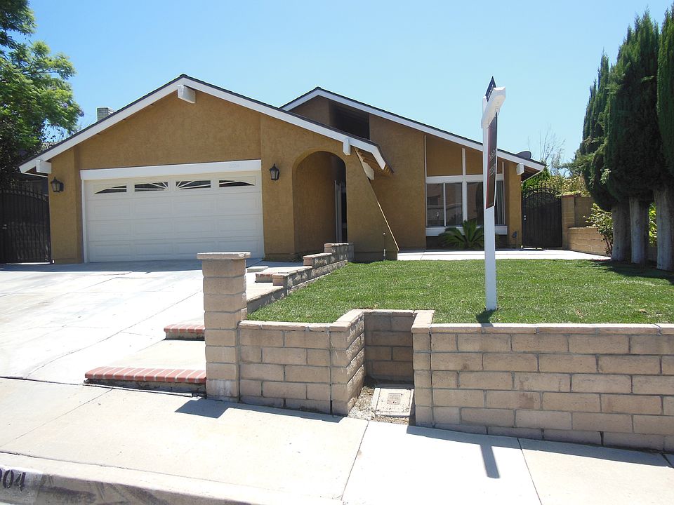 1st image of 2004 E Lainie St