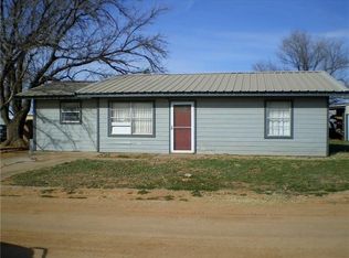 111 E 3rd St, Rotan, TX 79546