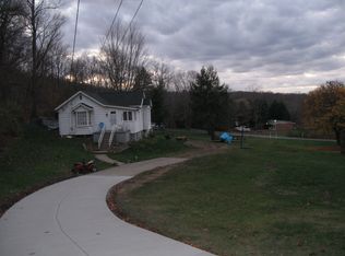 129 Elmbrook Rd, Beaver Falls, PA 15010