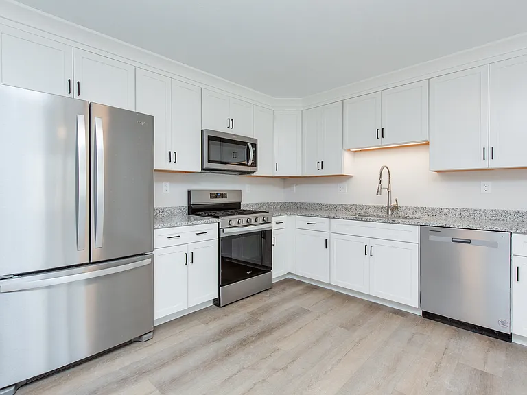 62 Sherburne Ave #14 — Photo 2