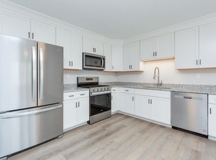 60 Sherburne Ave #3, Tyngsboro, MA 01879