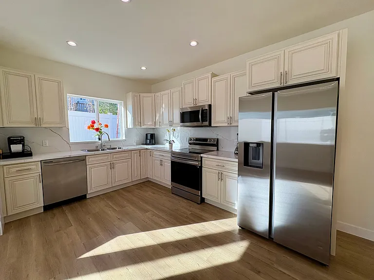 16712 Tuba St — Photo 5