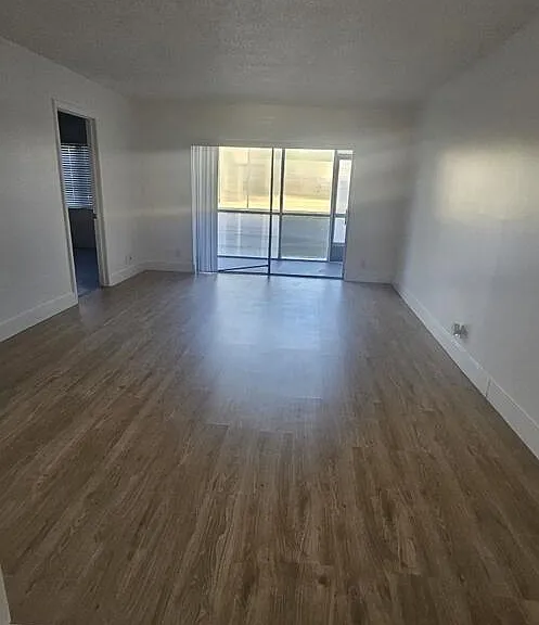 1630 Embassy Dr #105 — Photo 2
