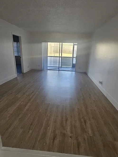 Building Photo - 1630 Embassy Dr #105