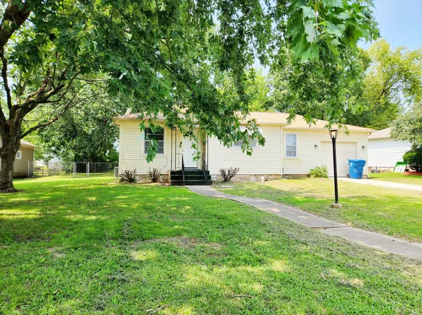 1709 Missouri Avenue, Carthage, MO 64836