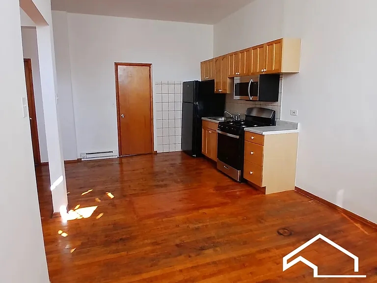 4810 W Barry Ave #G — Photo 1