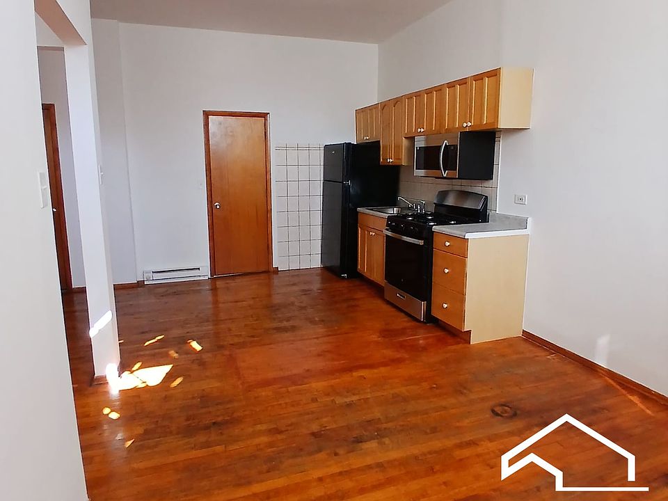 1st image of 4810 W Barry Ave Unit G