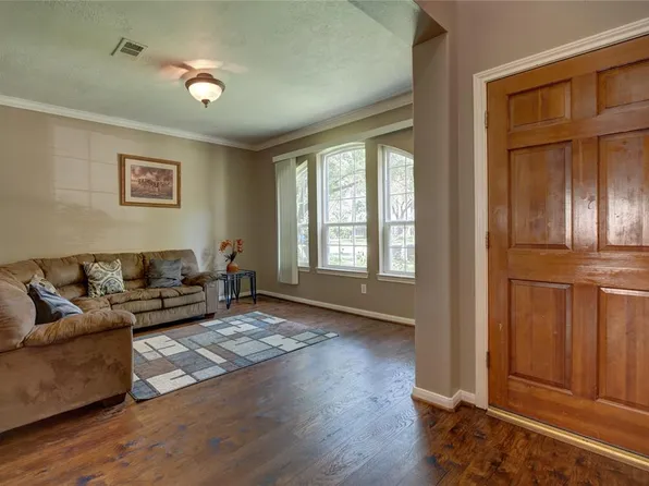 15243 Shapiro Springs Ln, Houston, TX 77095