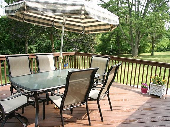 3rd image of 1483 Balfour Ln