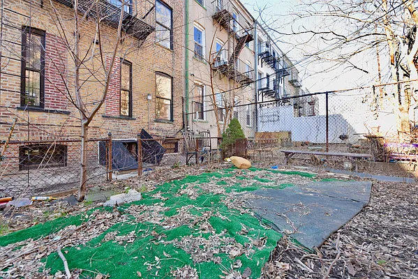 Rented by Nolita Group | media 15