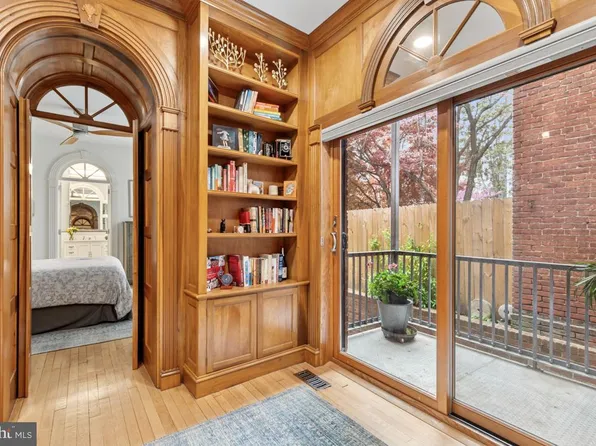 1318 35th St NW APT 3, Washington, DC 20007