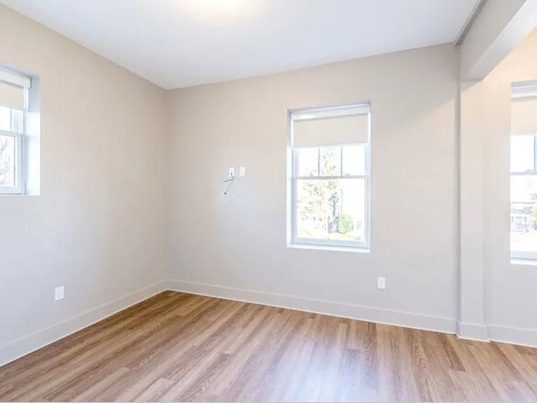 530 Broadway Apartments — Photo 46