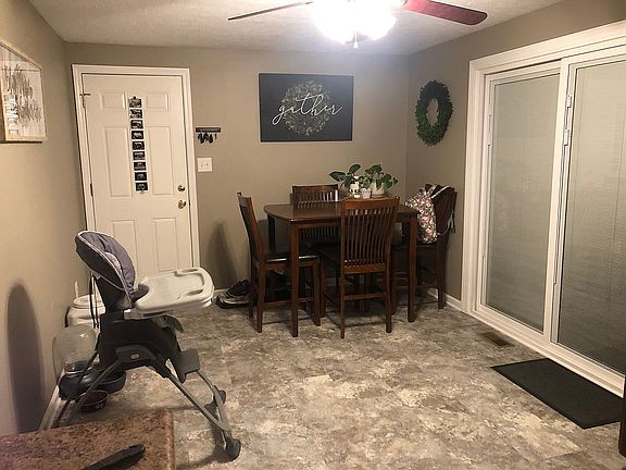 3rd image of 2447 Sullivan Ct