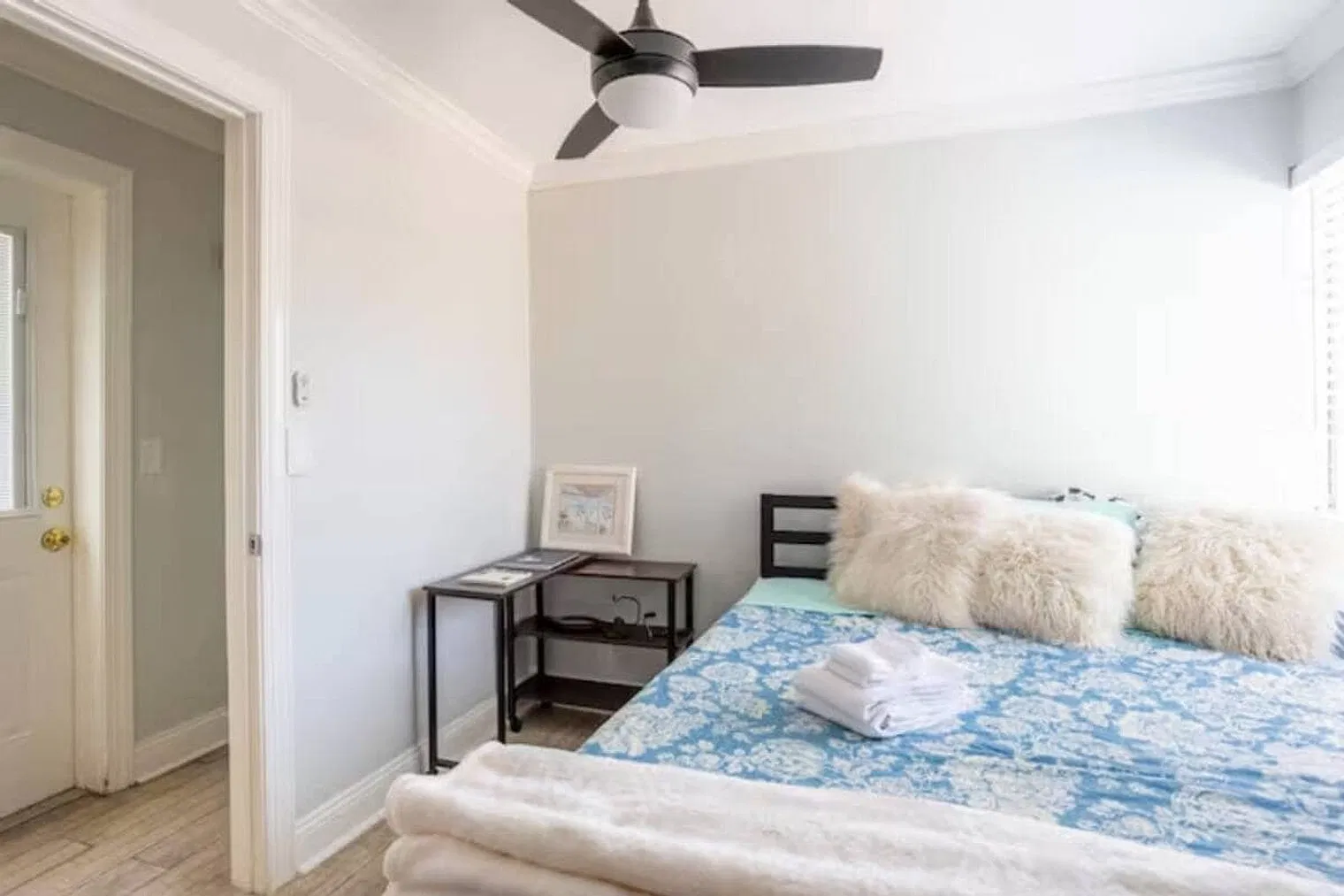 1 bed, 1.0 bath, $3,990 — Photo 3