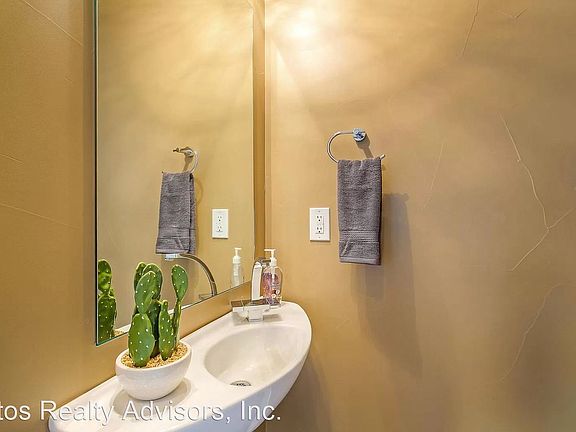 4th image of 1015 21st St #101