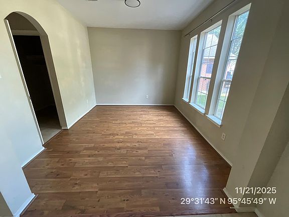 5th image of 5506 Cunningham Ln