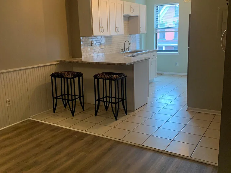 65 Whitney Pl #4 — Photo 2