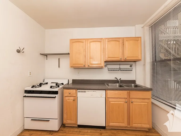 1509 W Barry Ave #2 — Photo 9