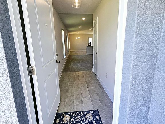 3rd image of 1173 Canfield Cir