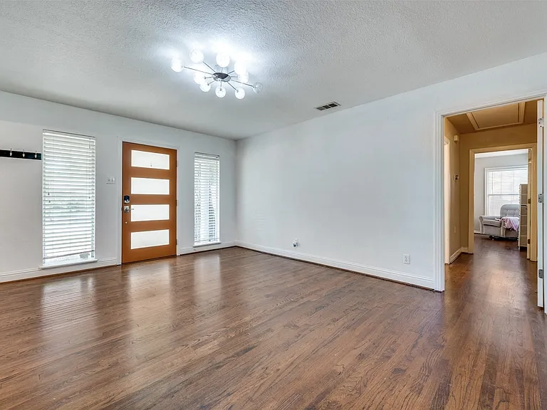 3728 Park Ln — Photo 4