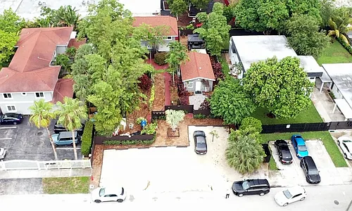 1329 NE 5th Ave #3 Photo 1