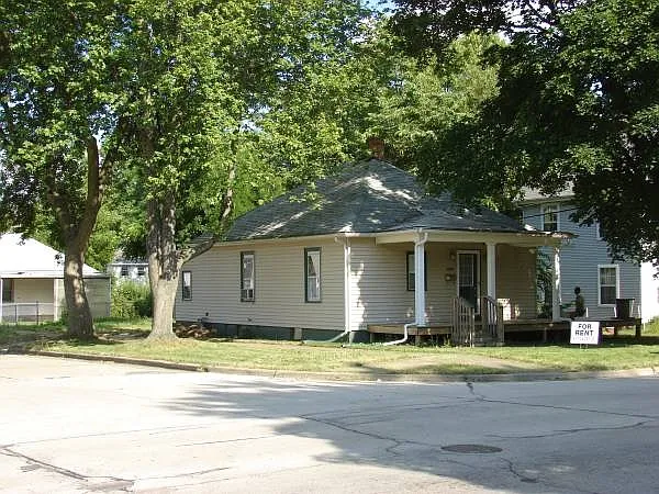 1102 S State St photo 1