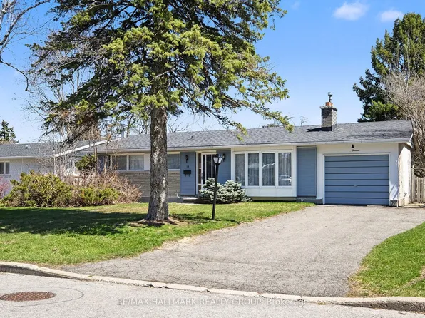 13 Beaumaris Dr, Ottawa, ON K2H 7K1
