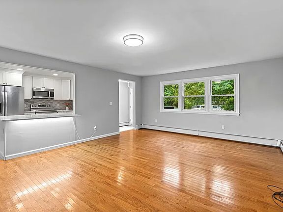 2nd image of 518 Merrow Rd