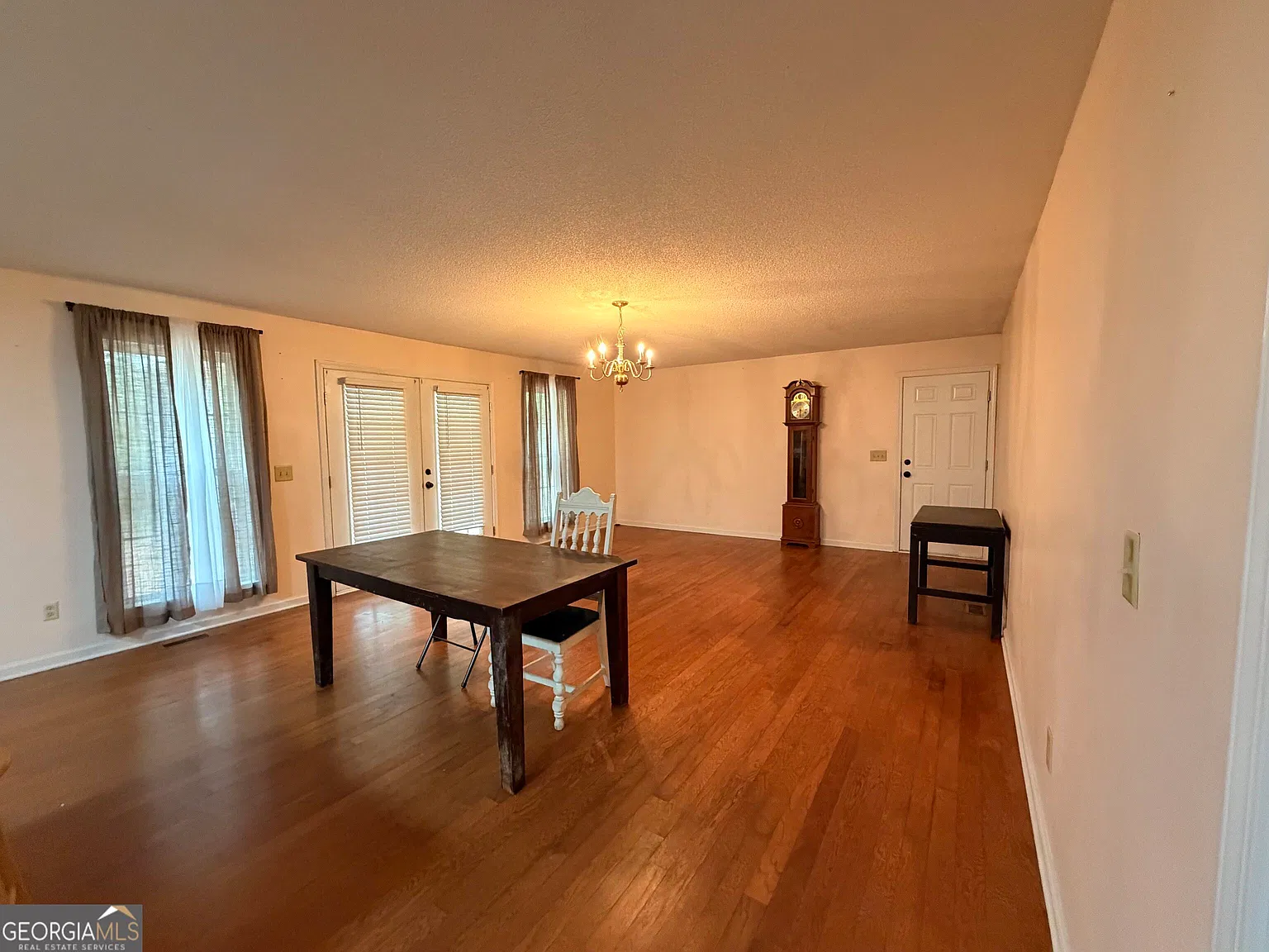 3 bed, 2.5 bath, 2850 sqft, $1,750 — Photo 4