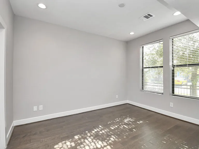 308 Palmer St — Photo 15