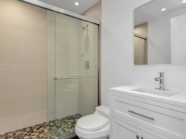 300 East 85th Street image 5 of 15